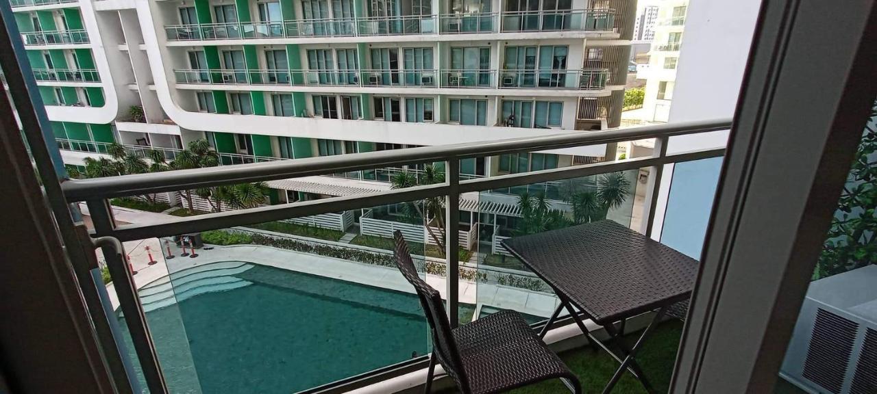 Azure Urban Resort Residences Manila Exteriör bild