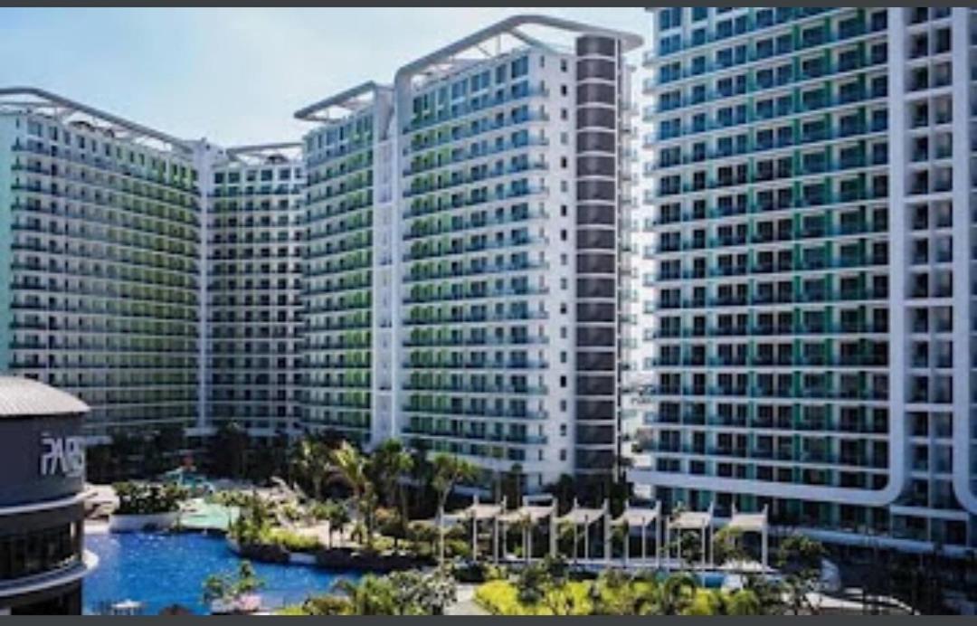Azure Urban Resort Residences Manila Exteriör bild