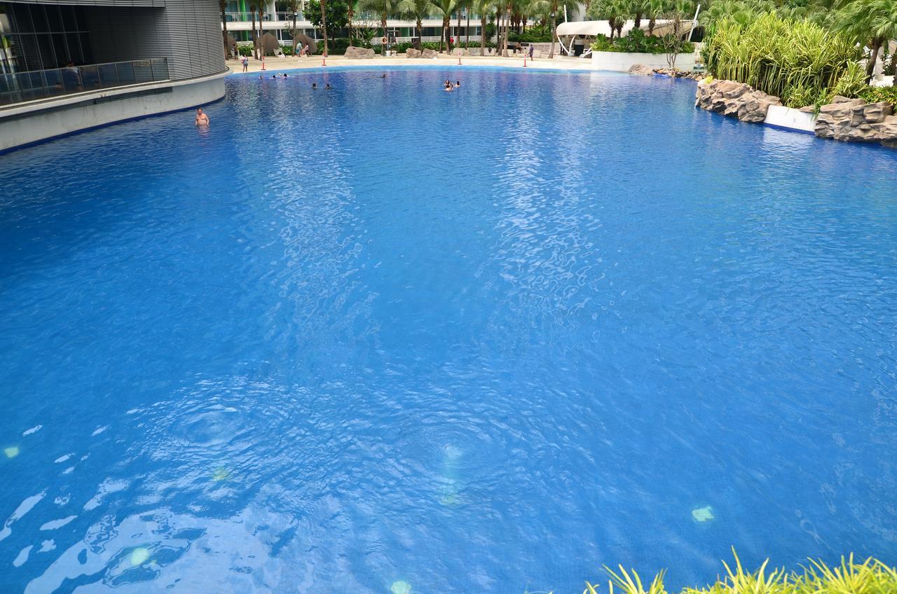 Azure Urban Resort Residences Manila Exteriör bild