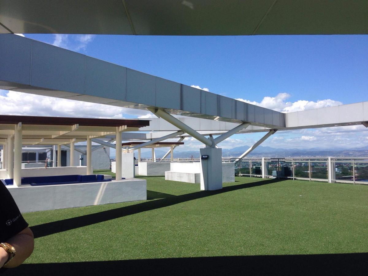 Azure Urban Resort Residences Manila Exteriör bild