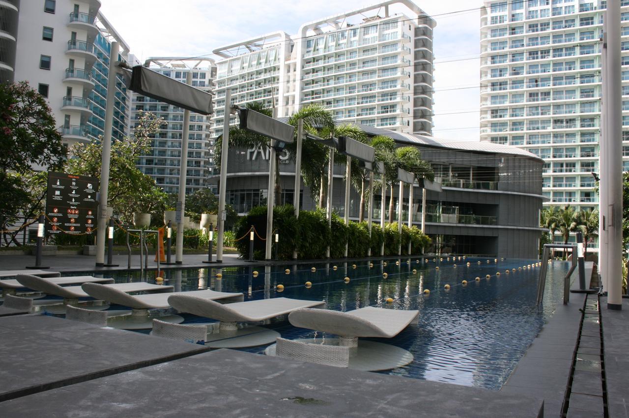 Azure Urban Resort Residences Manila Exteriör bild