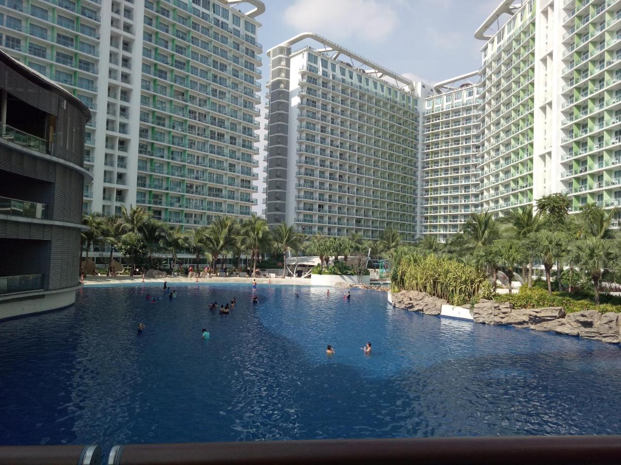 Azure Urban Resort Residences Manila Exteriör bild
